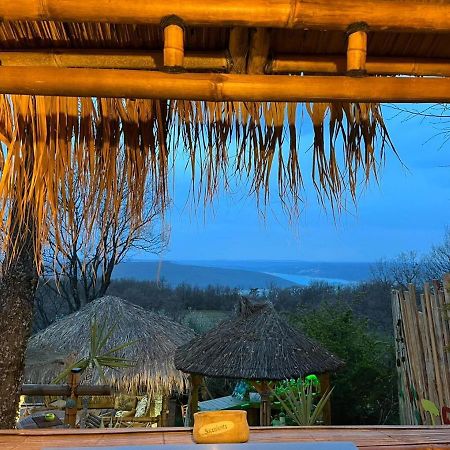 La Lyalis Bed & Breakfast เอกีนส์ ภายนอก รูปภาพ