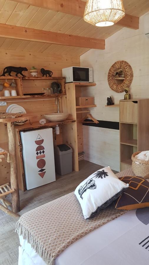 La Lyalis Bed & Breakfast เอกีนส์ ภายนอก รูปภาพ