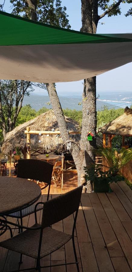 La Lyalis Bed & Breakfast เอกีนส์ ภายนอก รูปภาพ