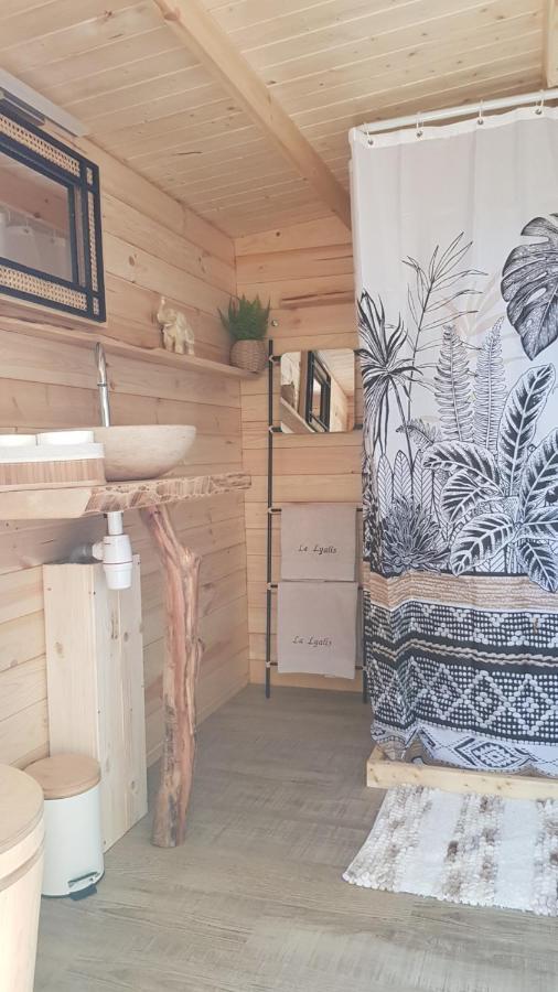 La Lyalis Bed & Breakfast เอกีนส์ ภายนอก รูปภาพ