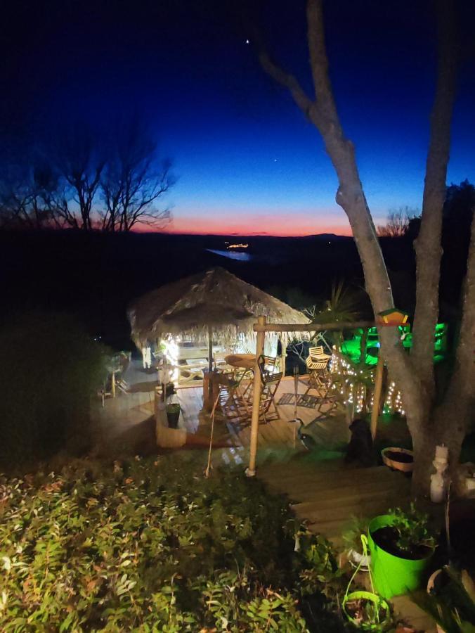 La Lyalis Bed & Breakfast เอกีนส์ ภายนอก รูปภาพ