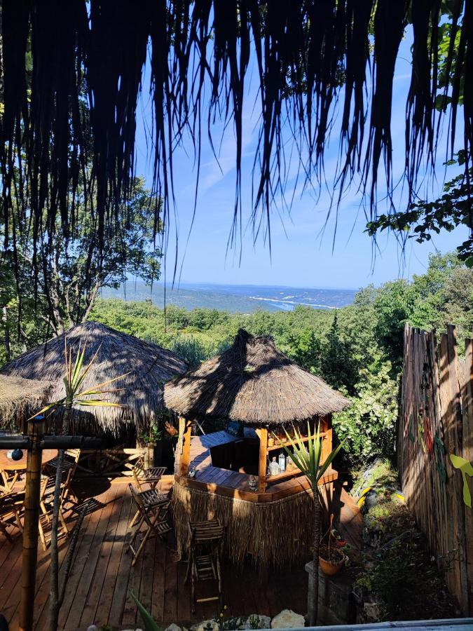 La Lyalis Bed & Breakfast เอกีนส์ ภายนอก รูปภาพ