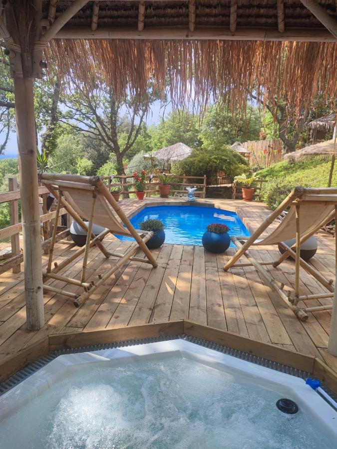 La Lyalis Bed & Breakfast เอกีนส์ ภายนอก รูปภาพ