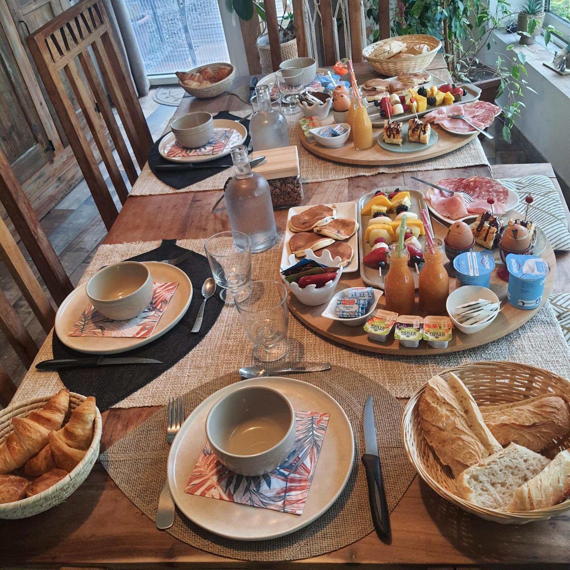 La Lyalis Bed & Breakfast เอกีนส์ ภายนอก รูปภาพ